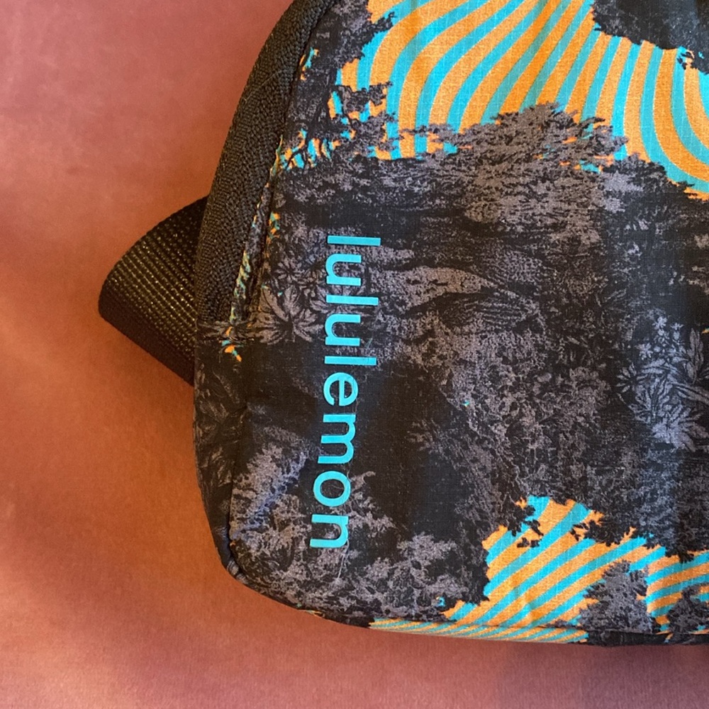 Lululemon mini bag. - Picture 2 of 7